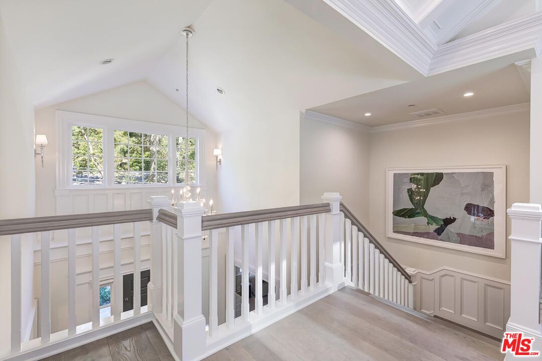2803 Mandeville Canyon