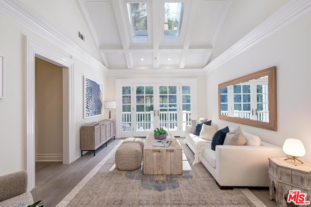 2803 Mandeville Canyon