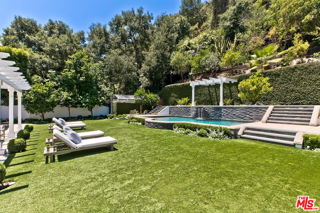 2803 Mandeville Canyon