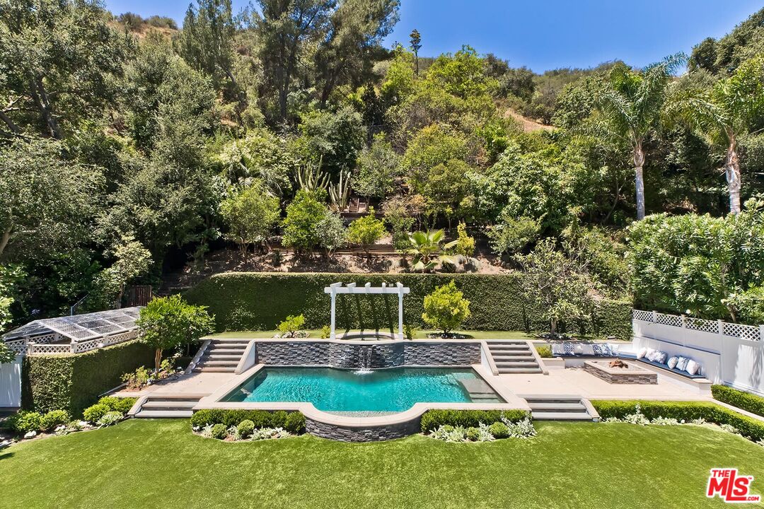 2803 Mandeville Canyon