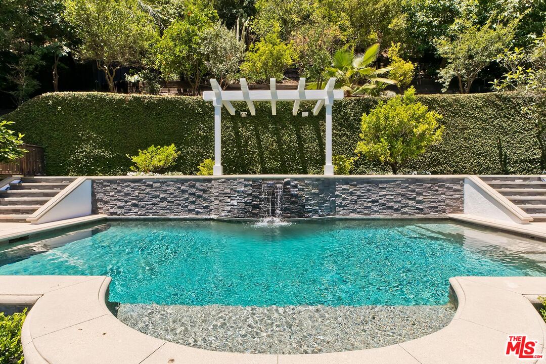 2803 Mandeville Canyon
