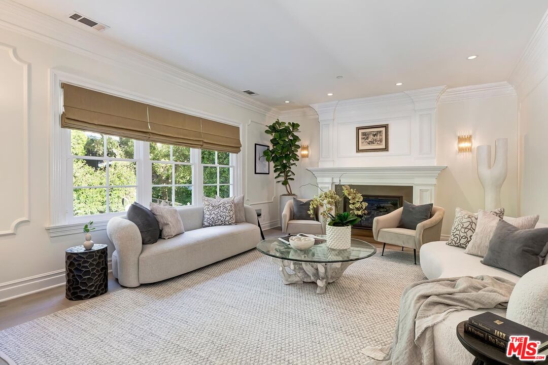 2803 Mandeville Canyon
