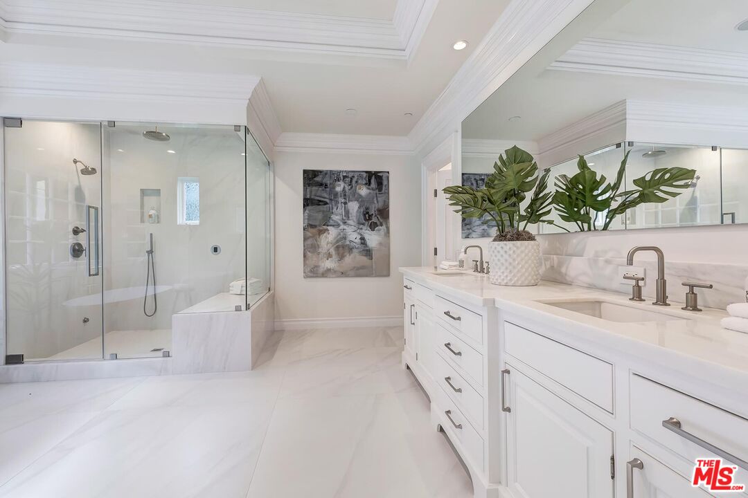 2803 Mandeville Canyon