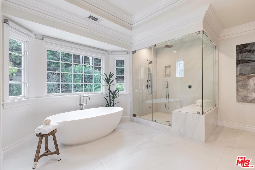 2803 Mandeville Canyon