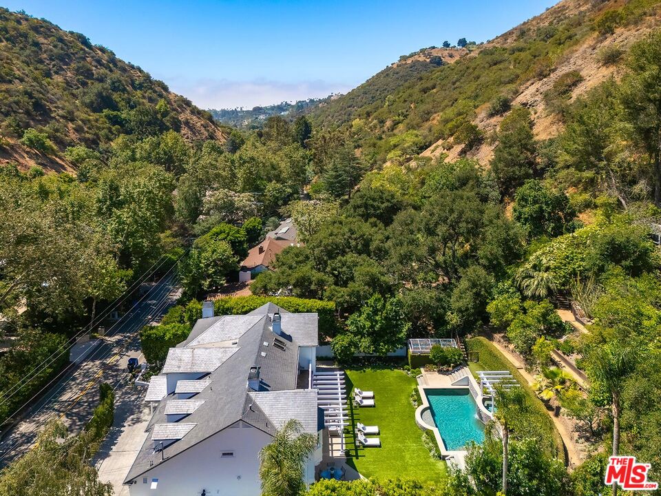 2803 Mandeville Canyon
