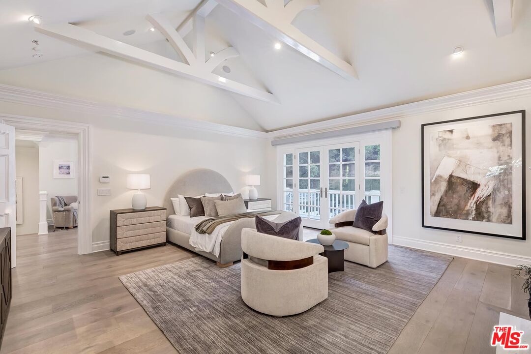 2803 Mandeville Canyon