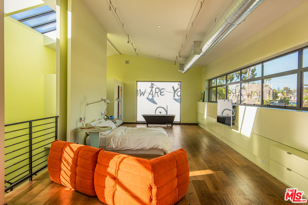 813 Palms, Venice