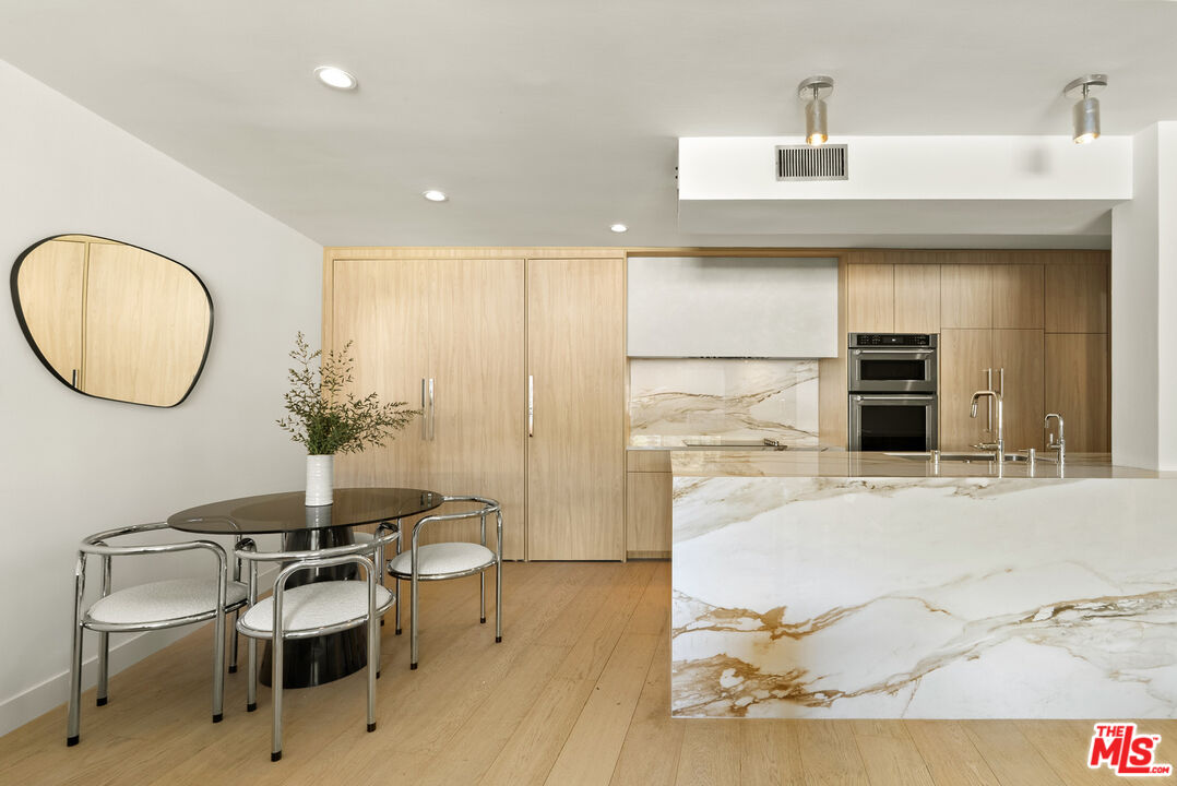 7250 Franklin Ave Unit: 603, Sunset Strip