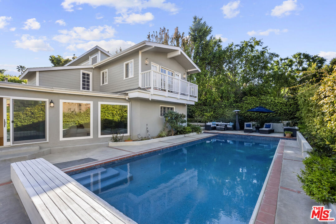 1233 Corsica Dr, Pacific Palisades 