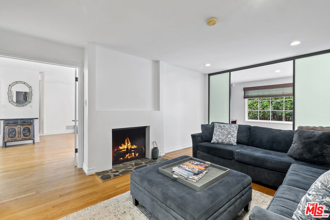 1233 Corsica Dr, Pacific Palisades 