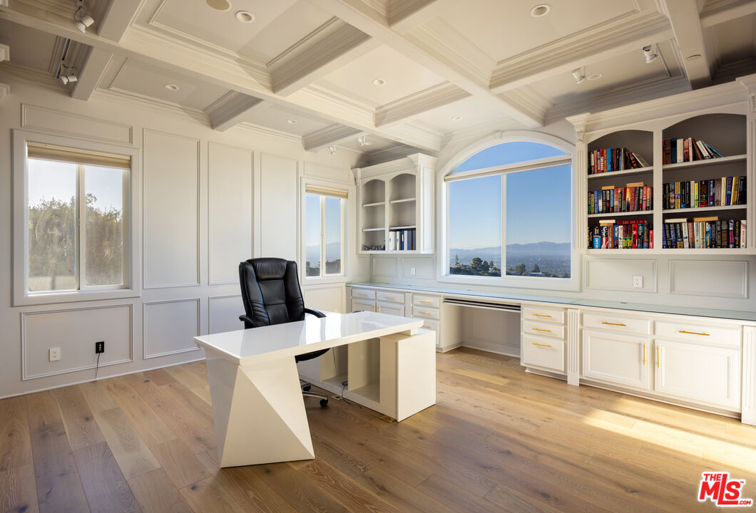 14655 Mulholland Dr, Bel Air