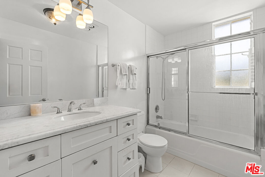 308 N Sycamore Unit: 102