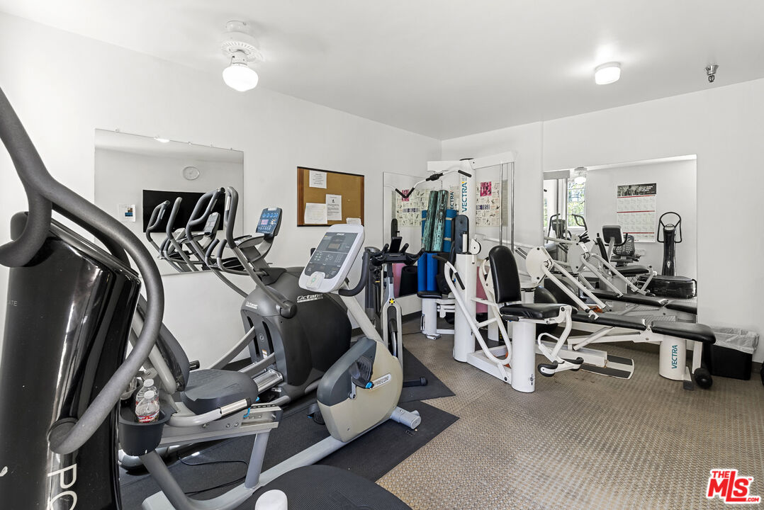 308 N Sycamore Unit: 102