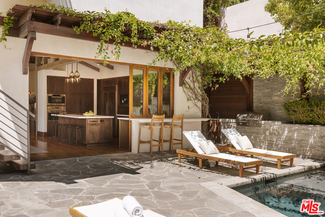 6280 Ivarene Ave, Hollywood Hills