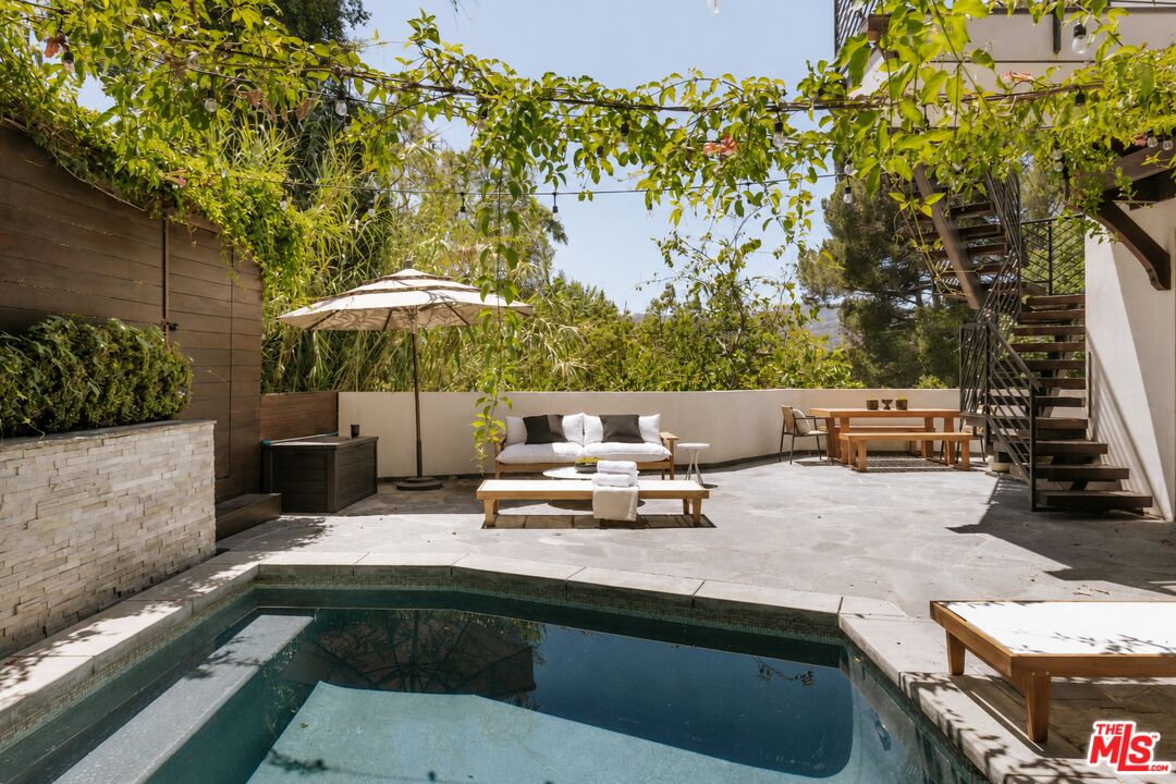 6280 Ivarene Ave, Hollywood Hills