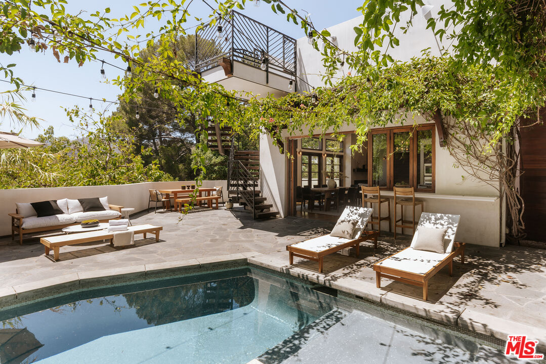 6280 Ivarene Ave, Hollywood Hills