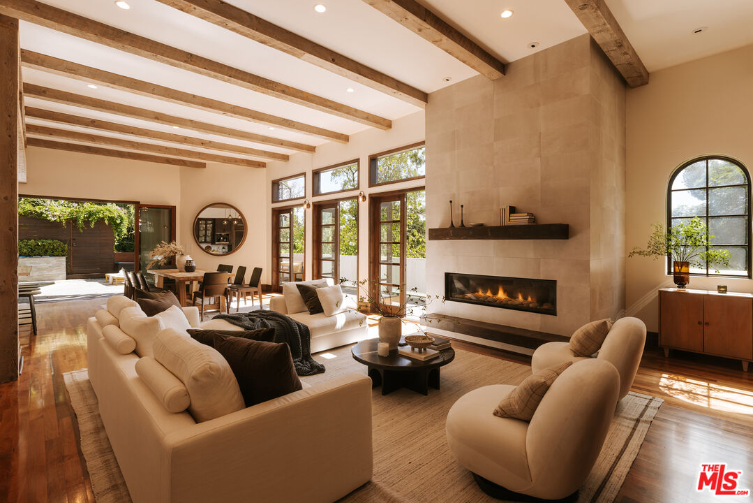 6280 Ivarene Ave, Hollywood Hills