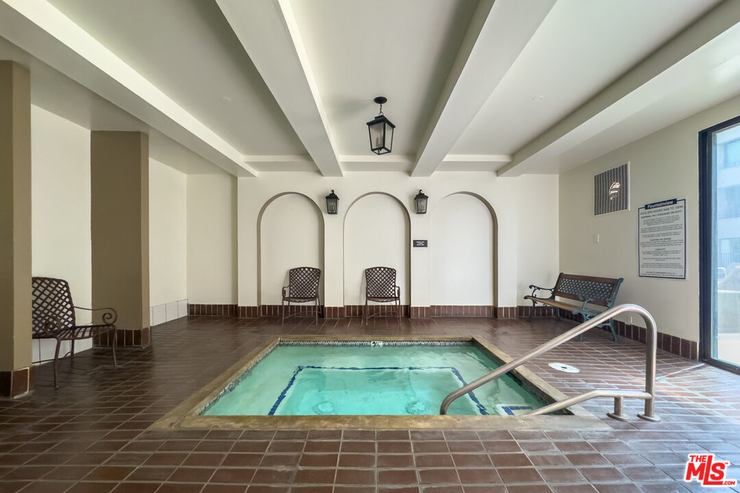 8455 Fountain Ave Unit: 518, West Hollywood 