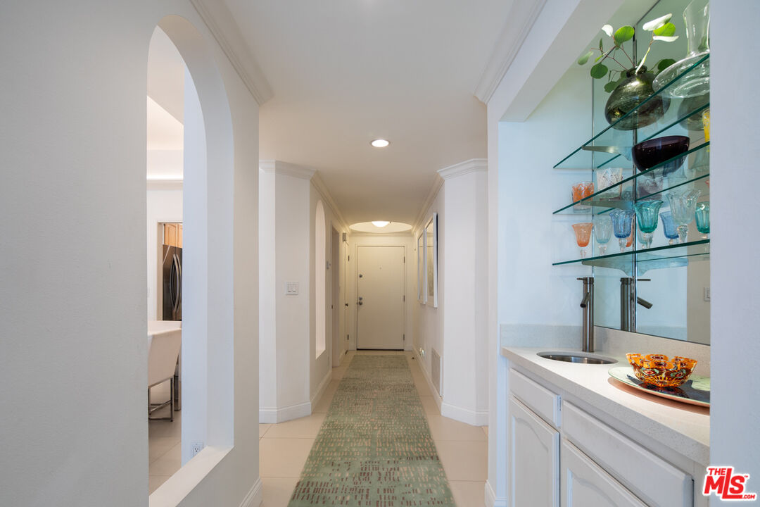 8455 Fountain Ave Unit: 518, West Hollywood 