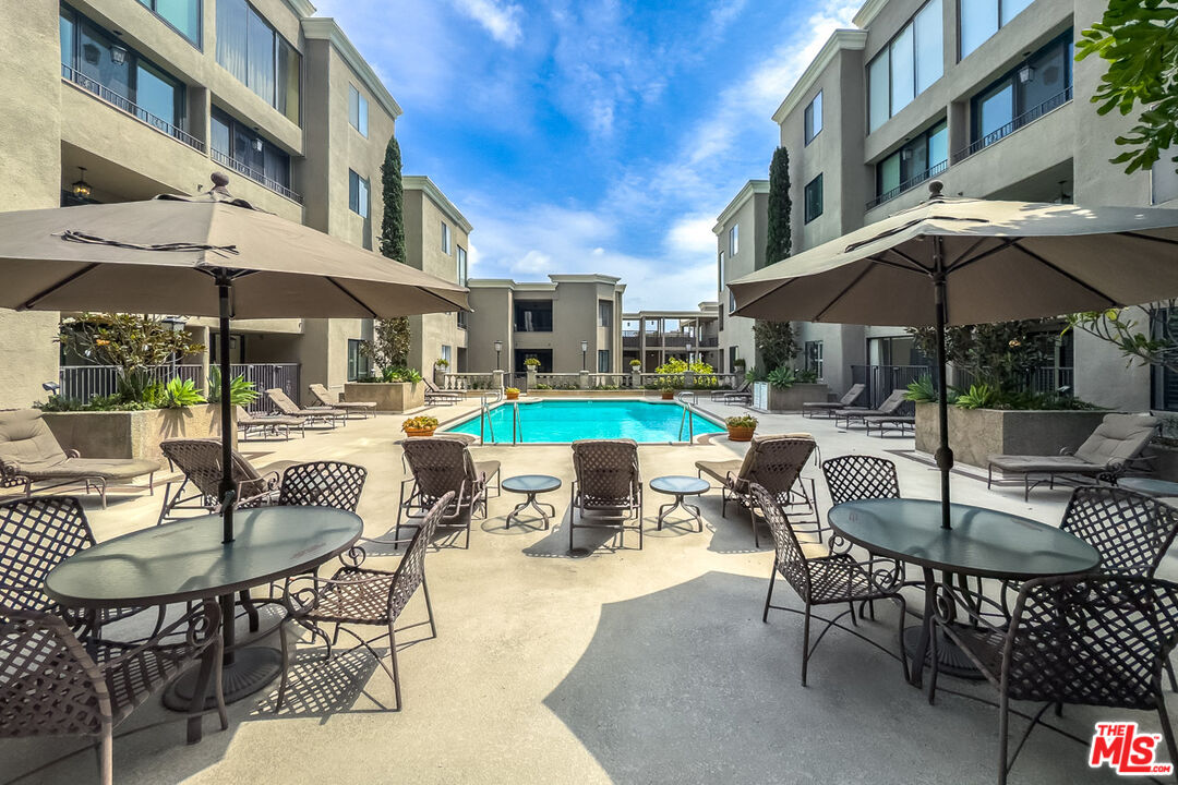 8455 Fountain Ave Unit: 518, West Hollywood 