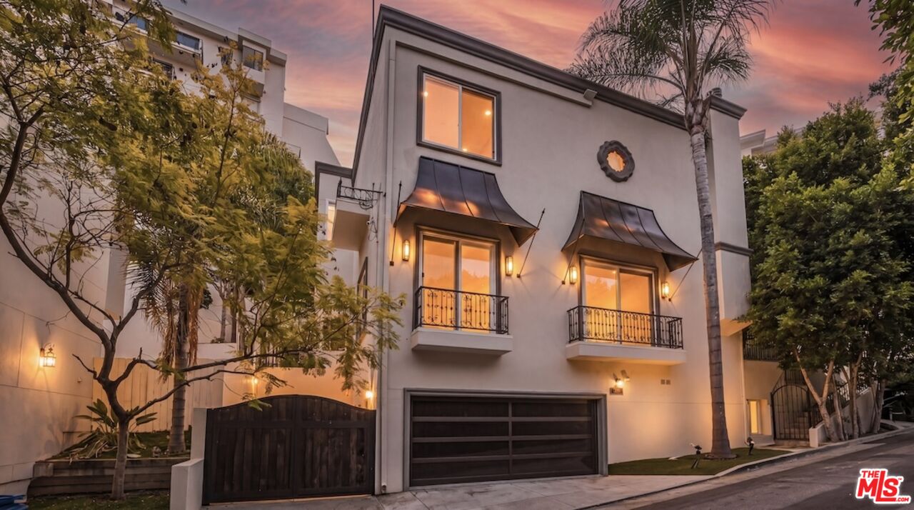 1969 Curson Pl