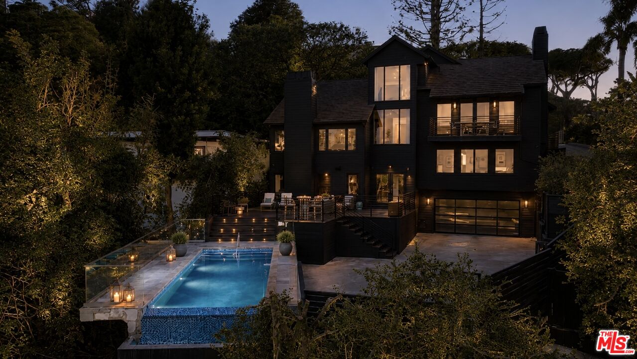 7825 Torreyson Dr