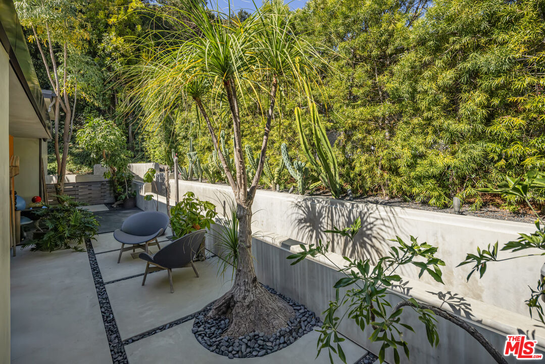 1087 Moraga Dr