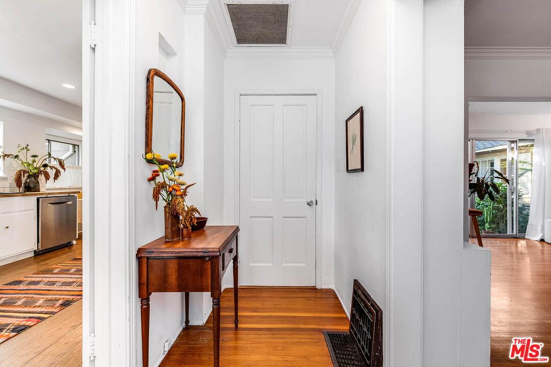 4740 Denny Ave, Toluca Lake