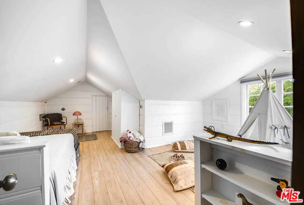 4740 Denny Ave, Toluca Lake