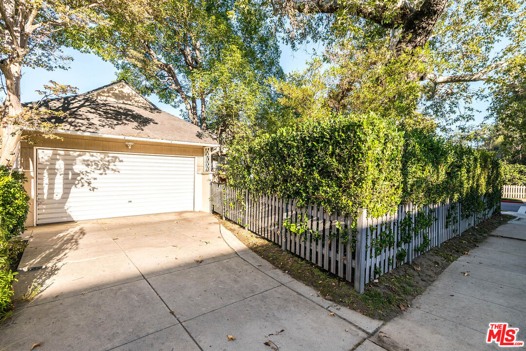 4740 Denny Ave, Toluca Lake