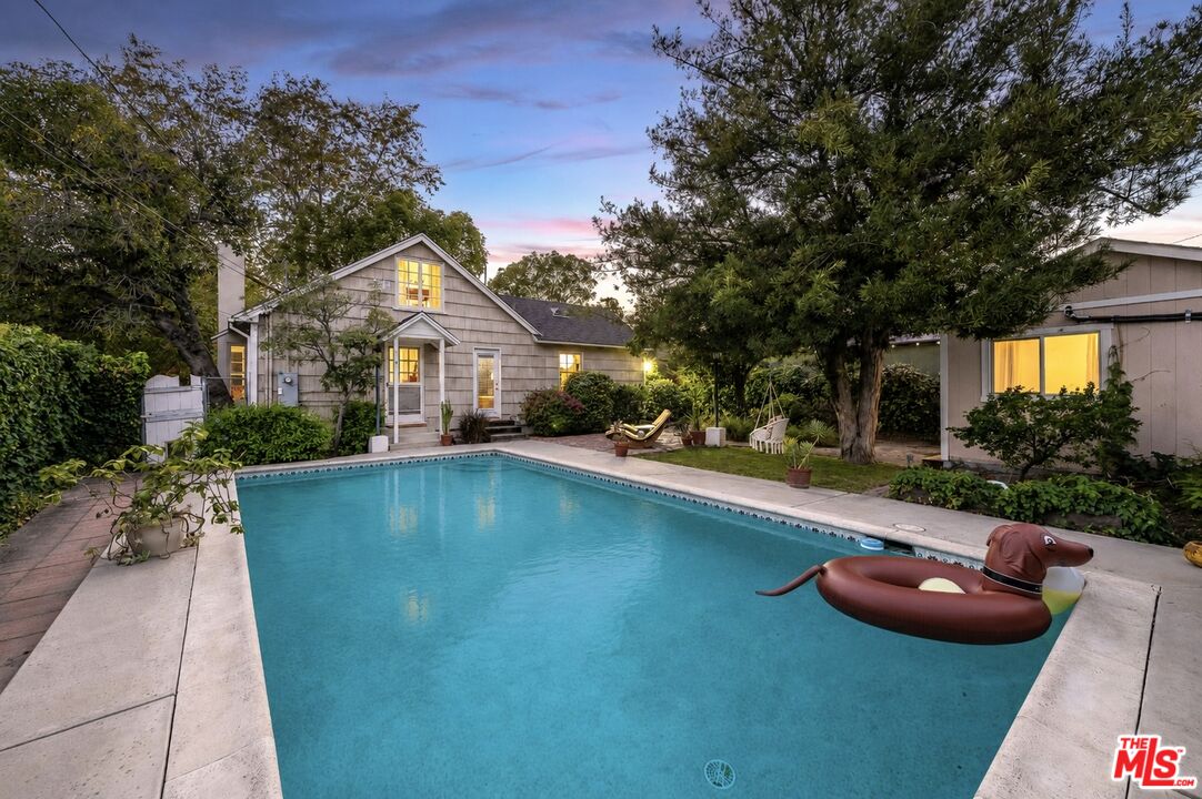 4740 Denny Ave, Toluca Lake