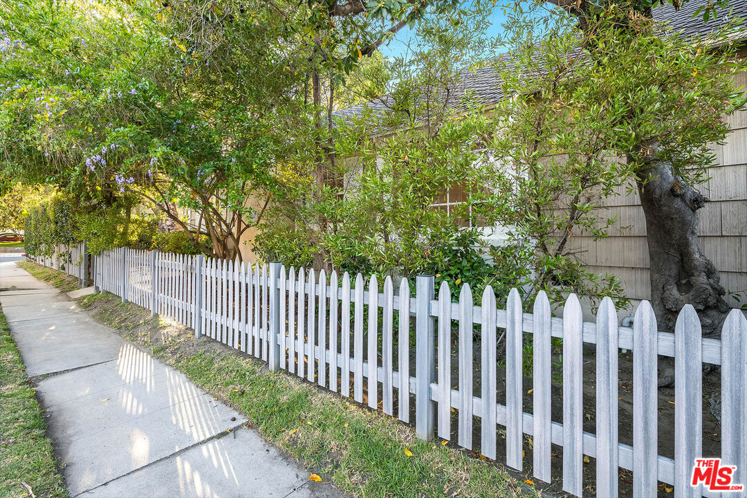 4740 Denny Ave, Toluca Lake