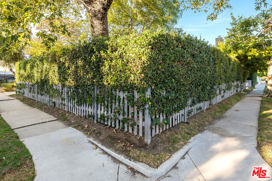 4740 Denny Ave, Toluca Lake