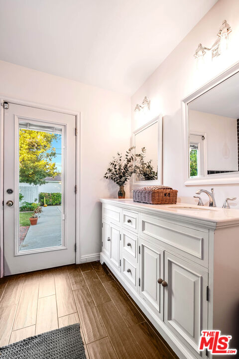 4740 Denny Ave, Toluca Lake