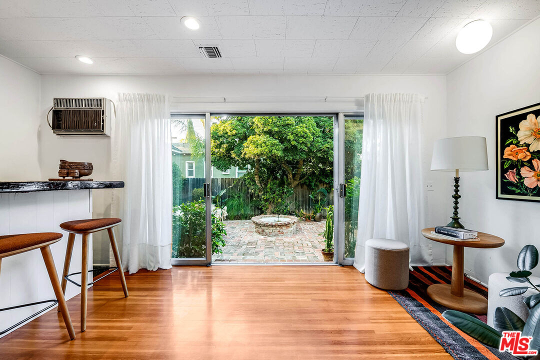 4740 Denny Ave, Toluca Lake