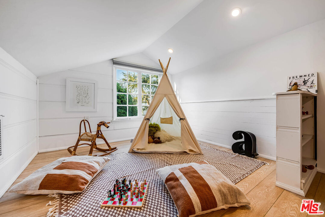4740 Denny Ave, Toluca Lake