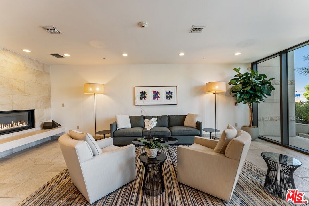 447 N Doheny Dr Unit: 101, Beverly Hills