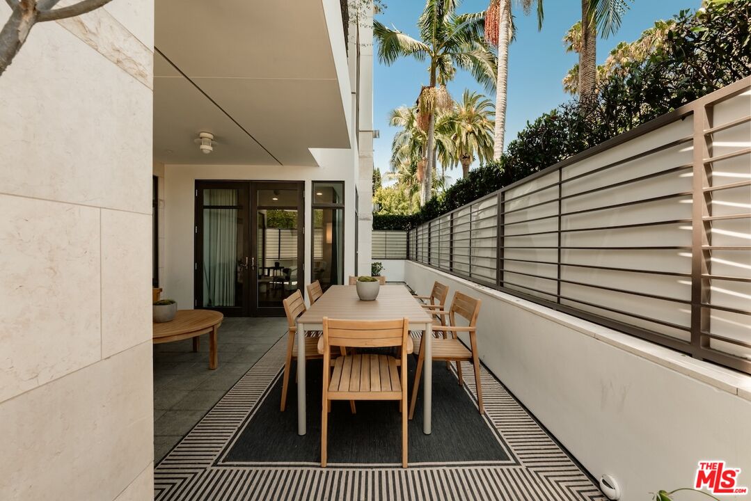 447 N Doheny Dr Unit: 101, Beverly Hills