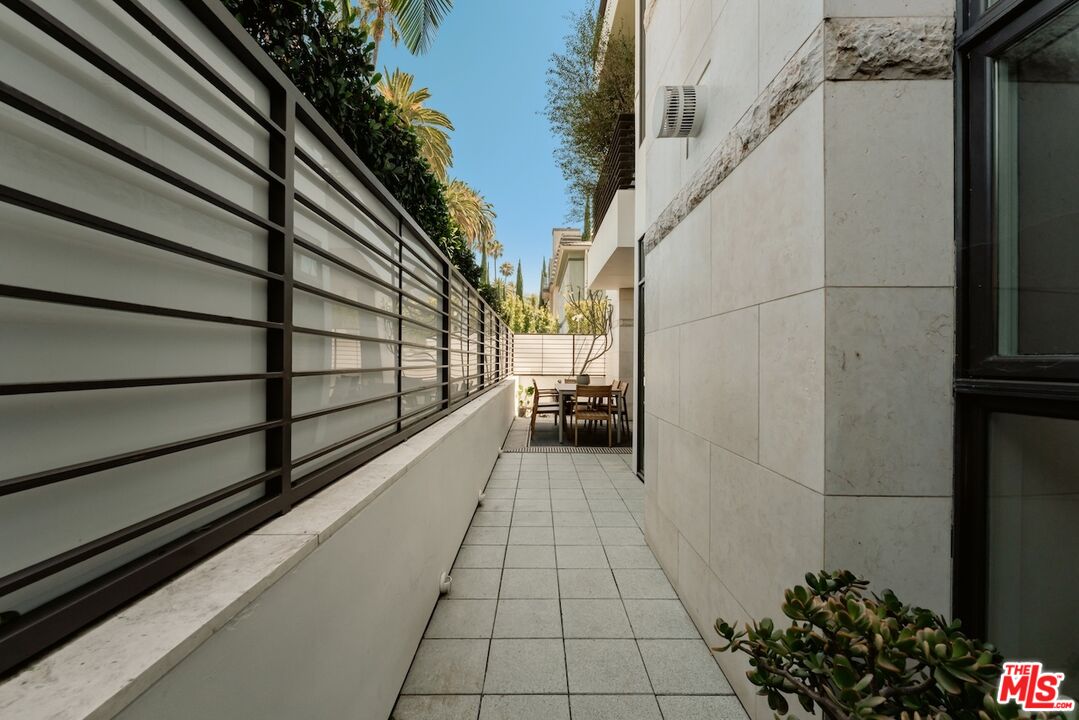 447 N Doheny Dr Unit: 101, Beverly Hills