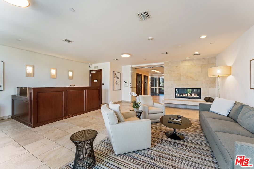 447 N Doheny Dr Unit: 101, Beverly Hills