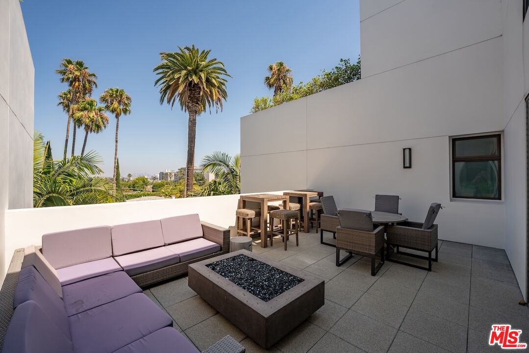 447 N Doheny Dr Unit: 101, Beverly Hills
