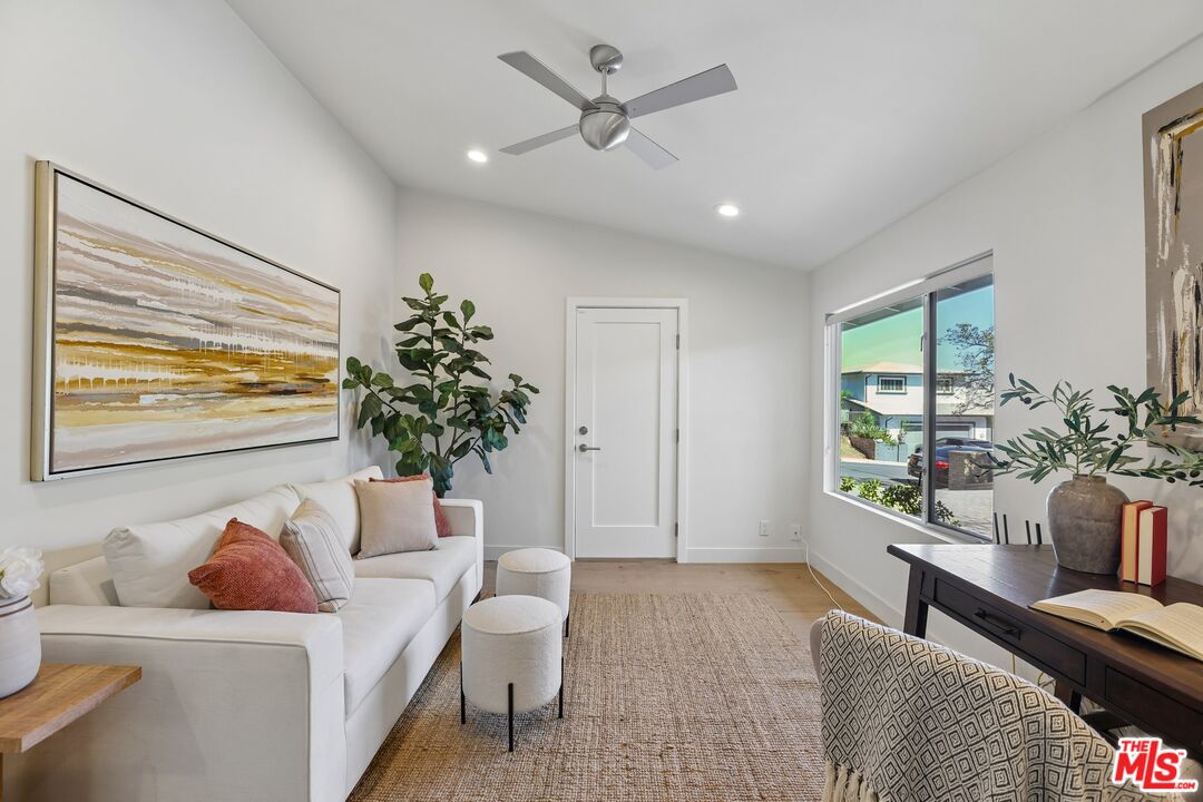 3000 Dona Emilia Dr