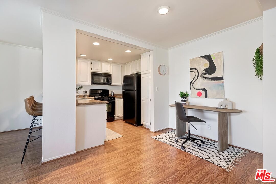 950 N Kings Rd Unit: 254, West Hollywood 
