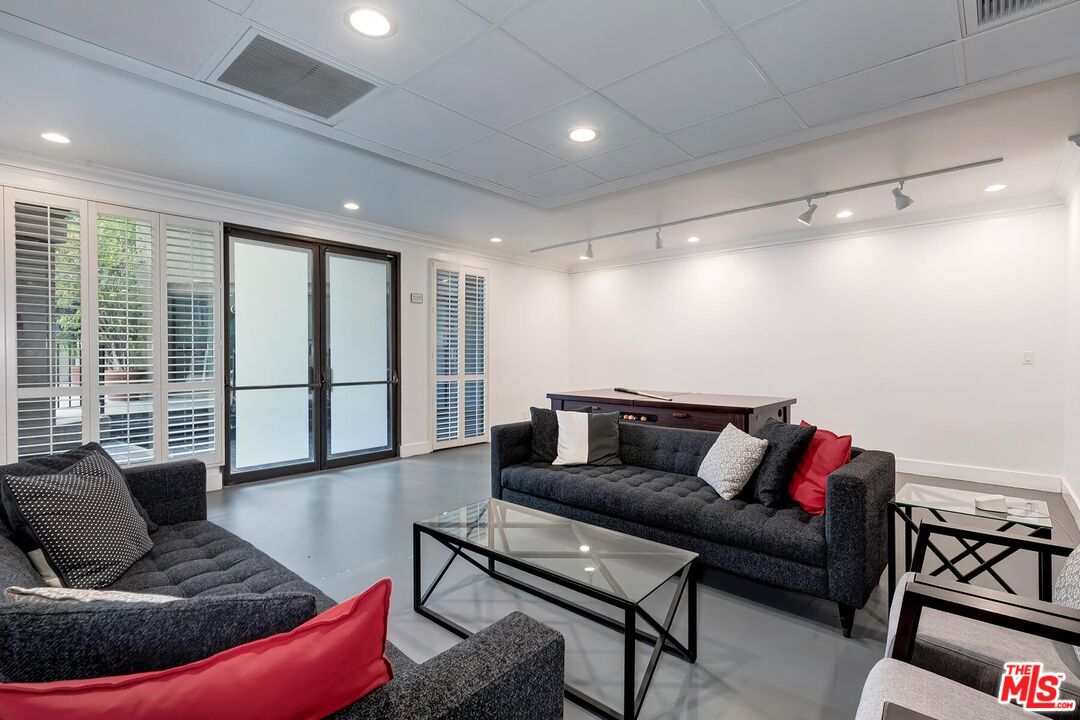 950 N Kings Rd Unit: 254, West Hollywood 