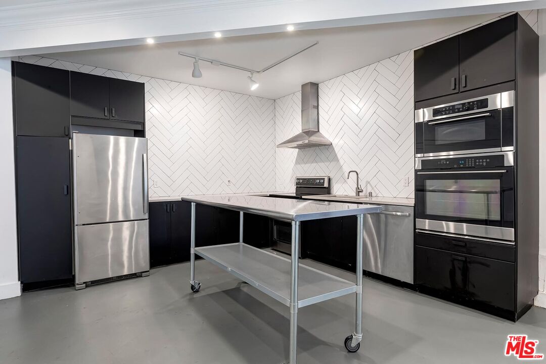 950 N Kings Rd Unit: 254, West Hollywood 