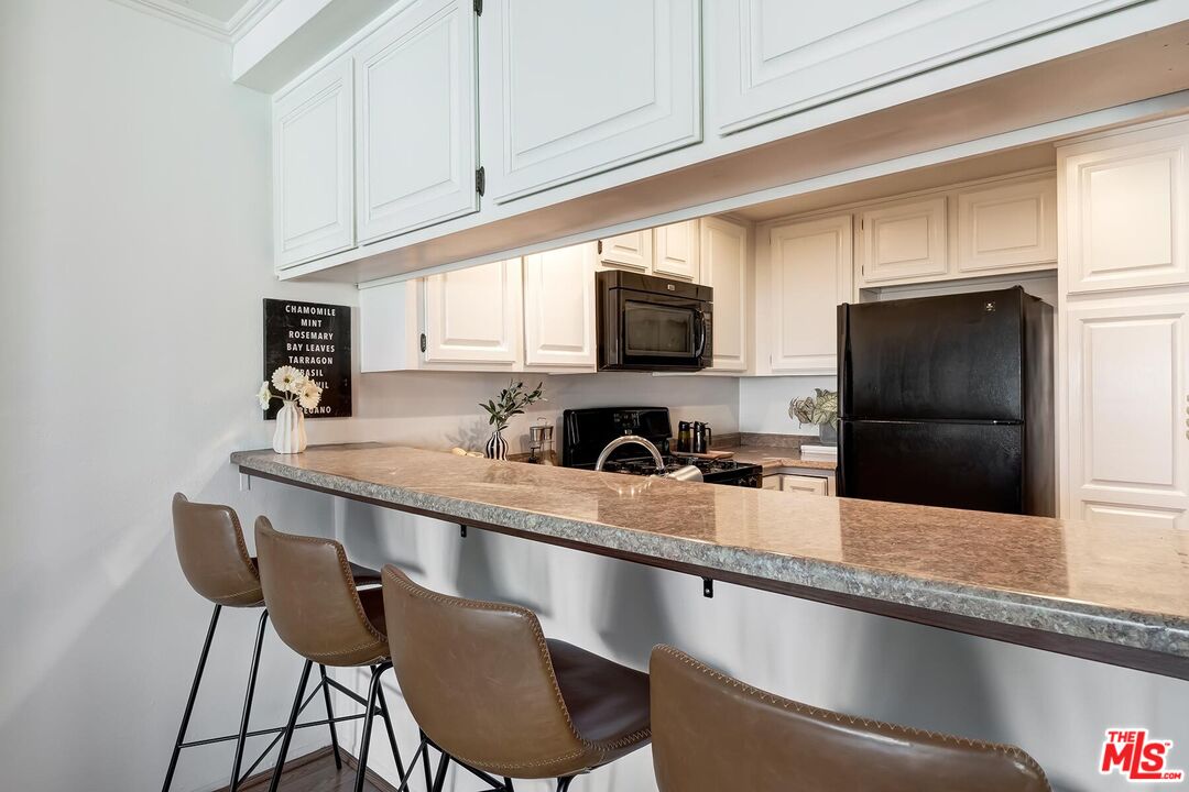 950 N Kings Rd Unit: 254, West Hollywood 