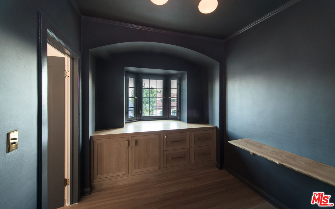 7655 Hollywood Blvd Unit: 3