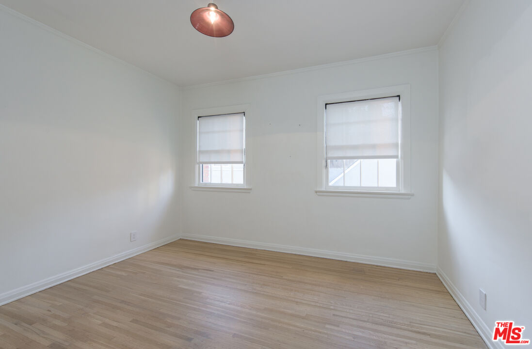 7655 Hollywood Blvd Unit: 3