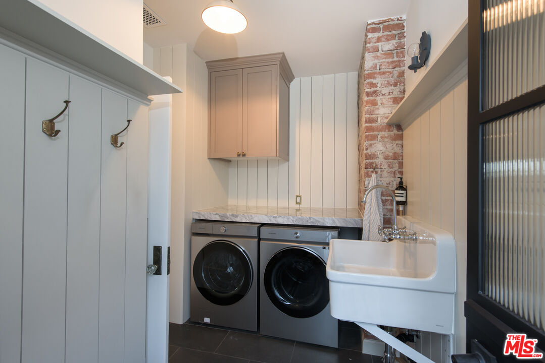 7655 Hollywood Blvd Unit: 3