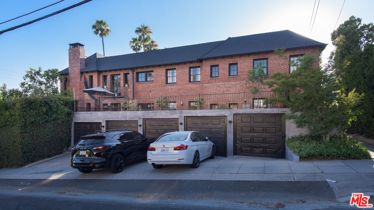 7655 Hollywood Blvd Unit: 3